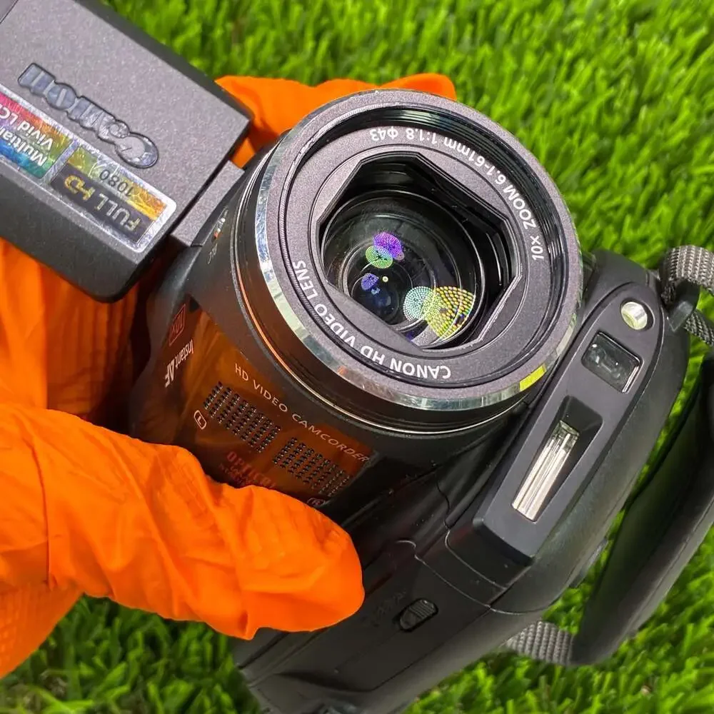 Canon VIXIA HV30 HDV 1080i Camcorder with Battery and Charger